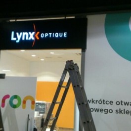 Kaseton reklamowy z lakierowanego ALU oraz liter z plexi dla Lynx Optique